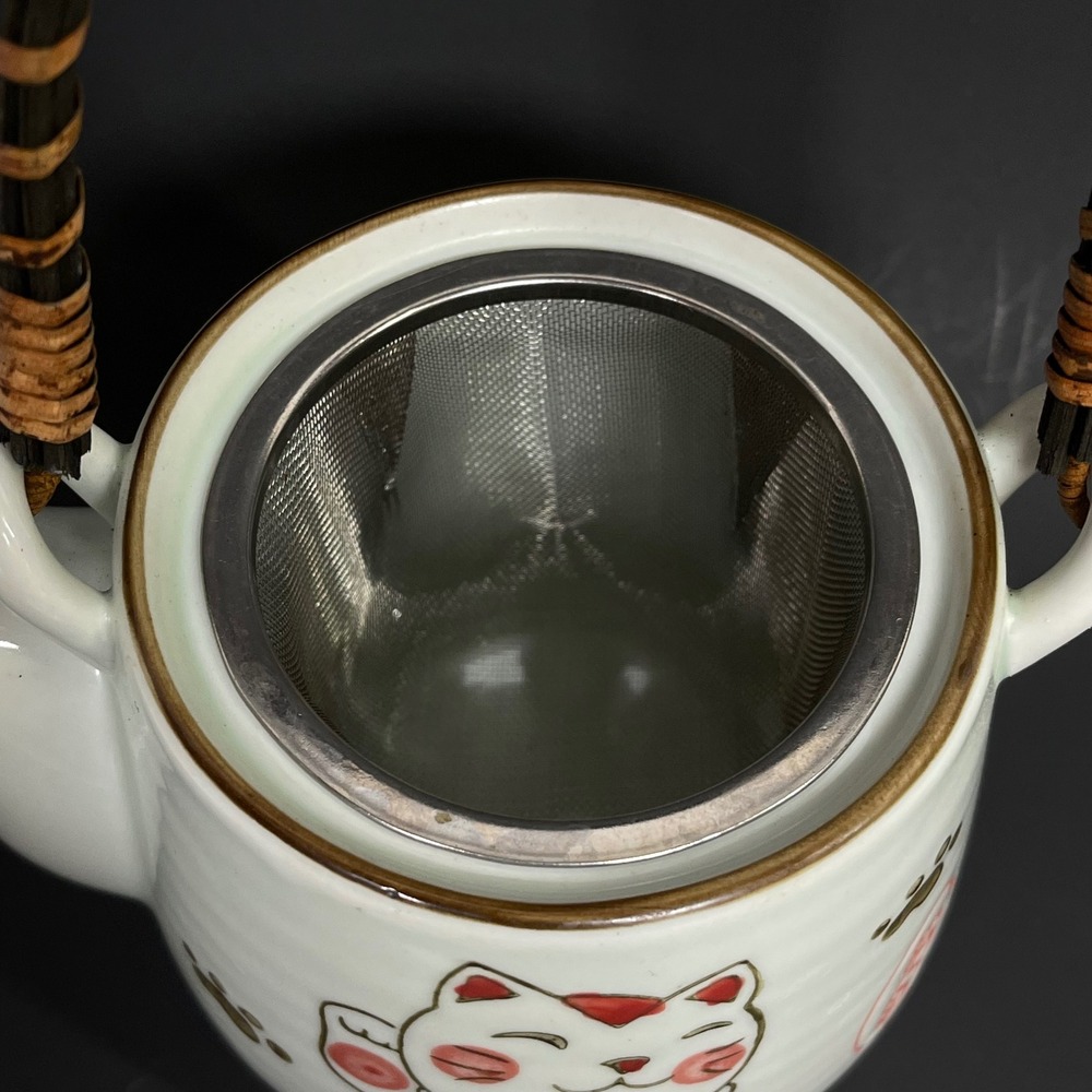 Maneki Neko Lucky Cat Japanese Ceramic Teapot and 2 Cup Set White Lucky Charm - Picture 9 of 11